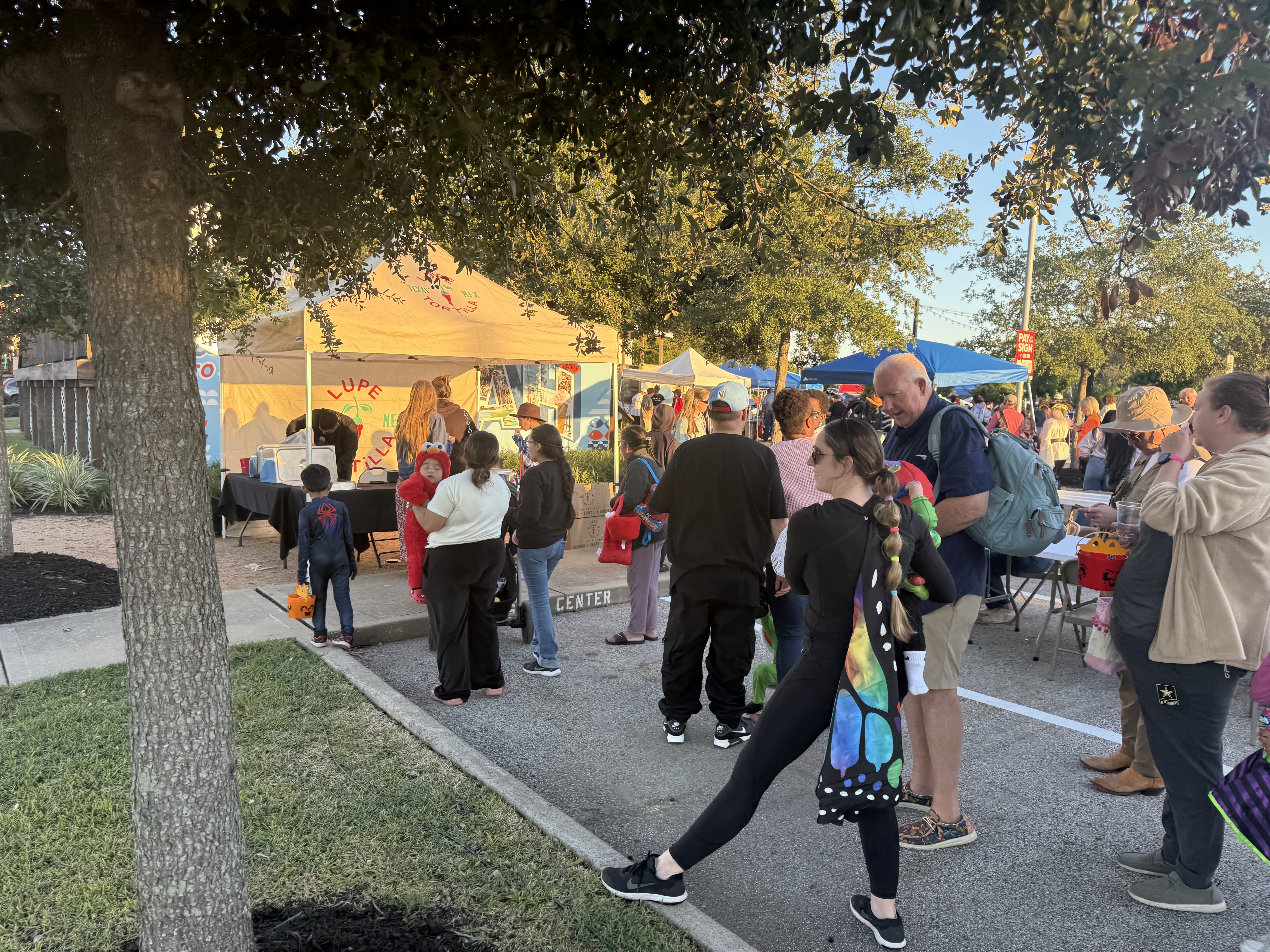 2025 Trunk or Treat, Shop, & Eat Photo 11